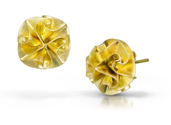 18k flora earrings with yellow diamond