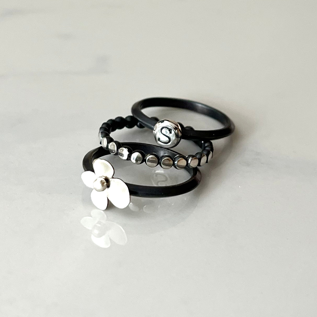 Initial/Petal Ring set silver (set of 3)