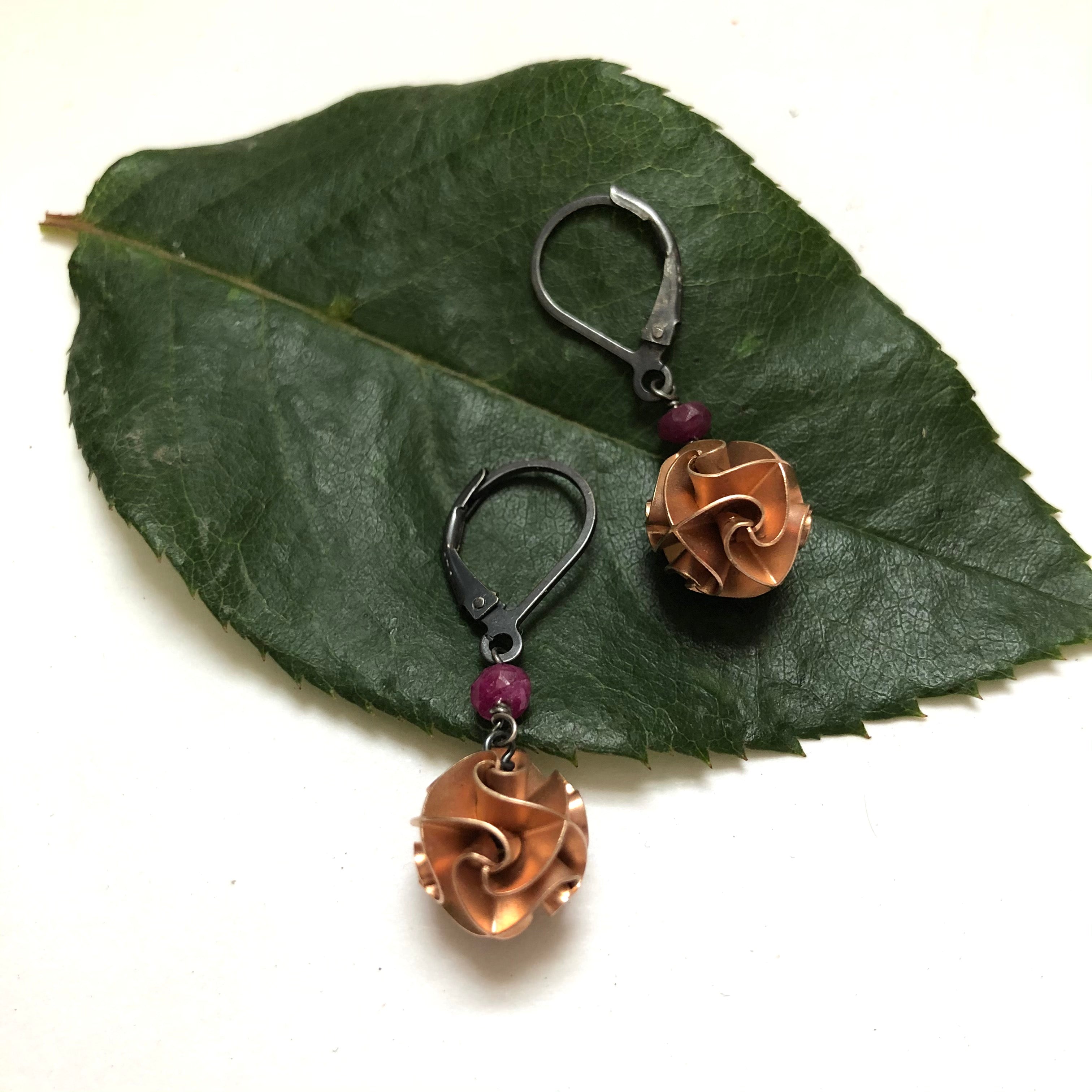 mini flora drop earrings